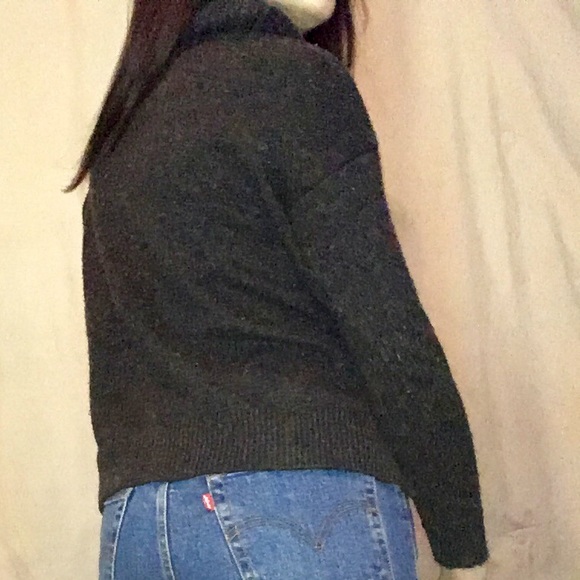 COPY - cashmere sweater - Picture 2 of 3